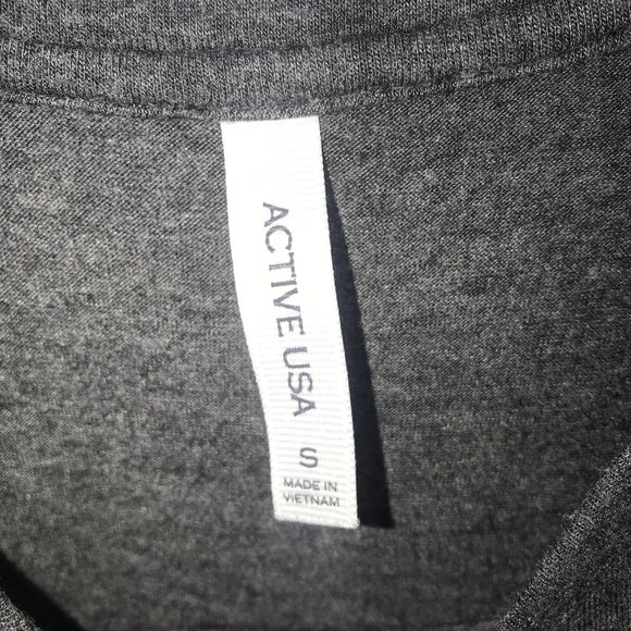 ACTIVE USA GRAY VNECK TSHIRT - Picture 5 of 6